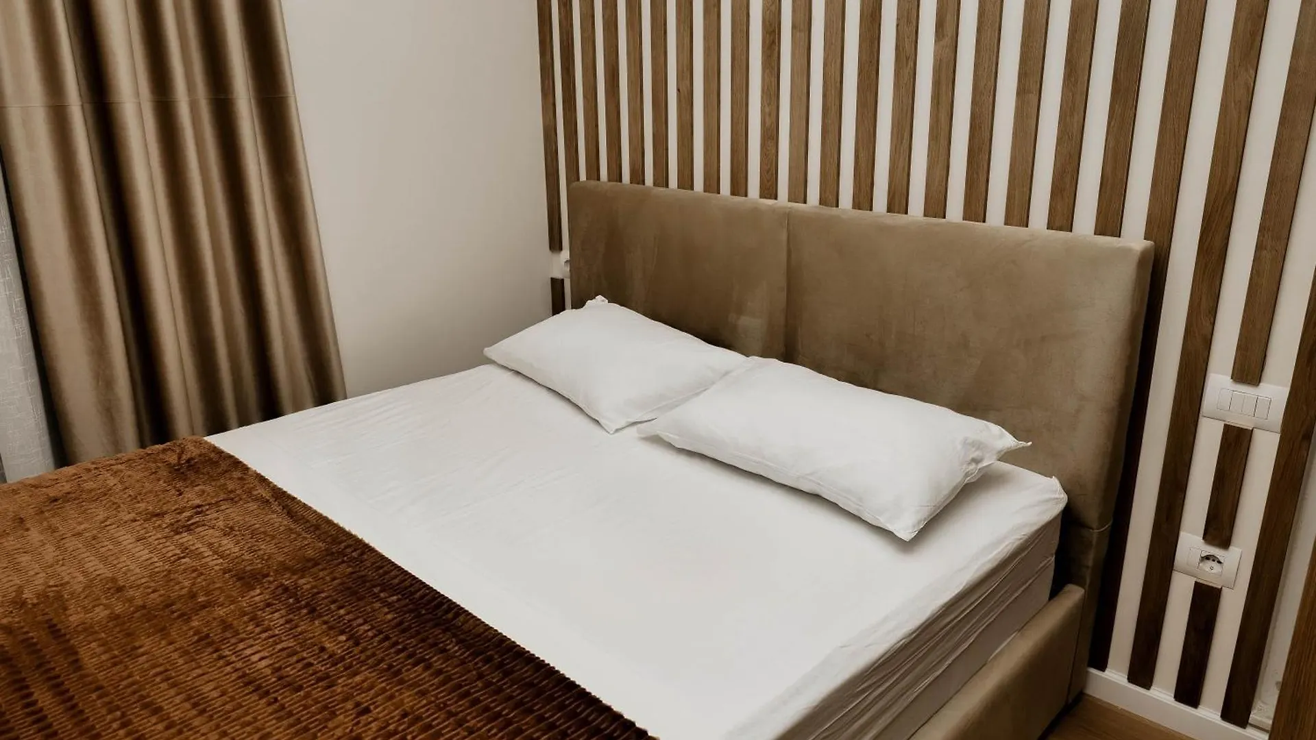 Apartment Bulevardi Blu Kamez 3